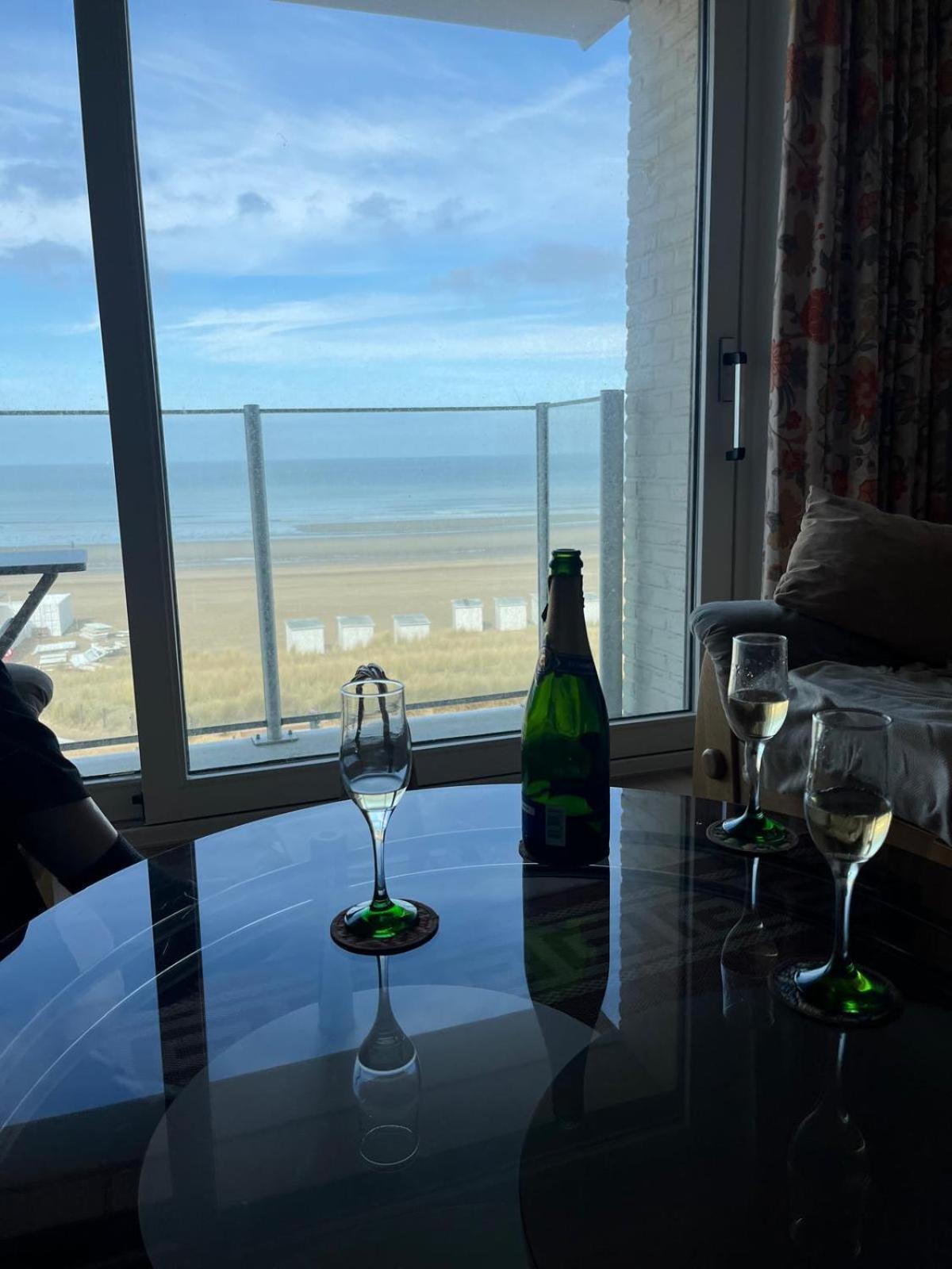 Seagull, Ruim En Volledig Vernieuwd Appartement Met Zeezicht In Westende Middelkerke Esterno foto