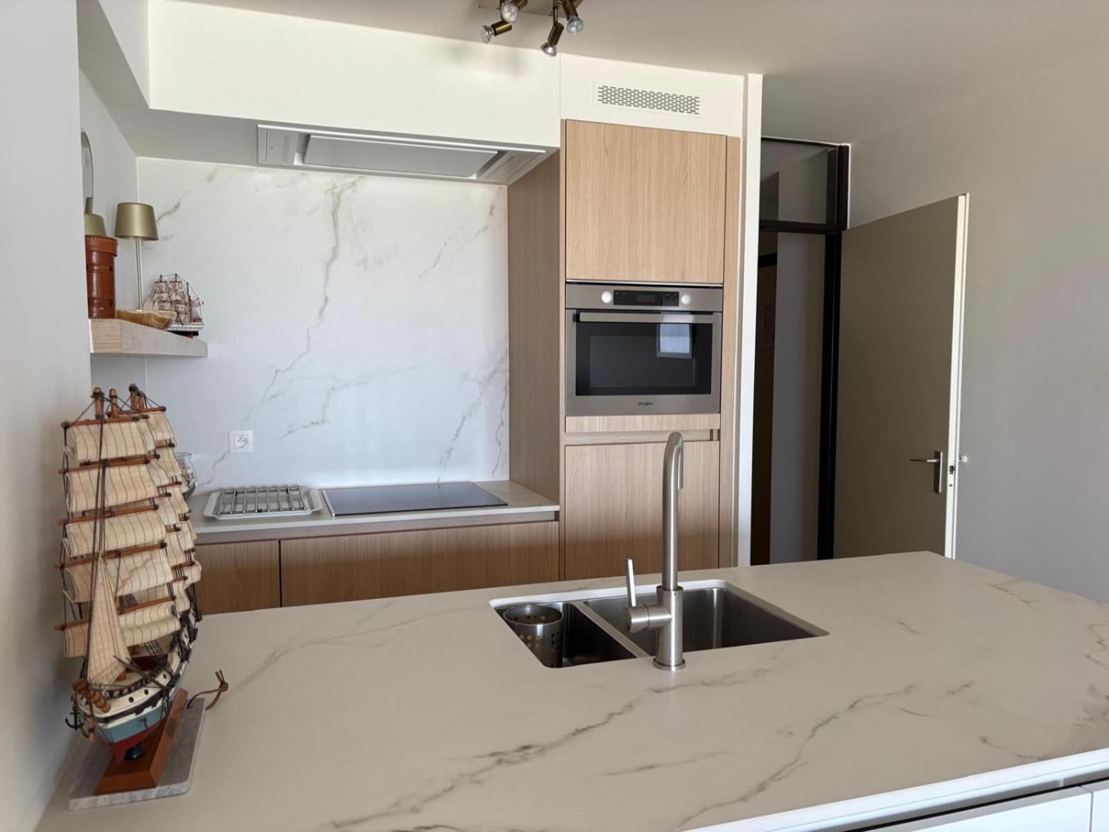 Seagull, Ruim En Volledig Vernieuwd Appartement Met Zeezicht In Westende Middelkerke Esterno foto